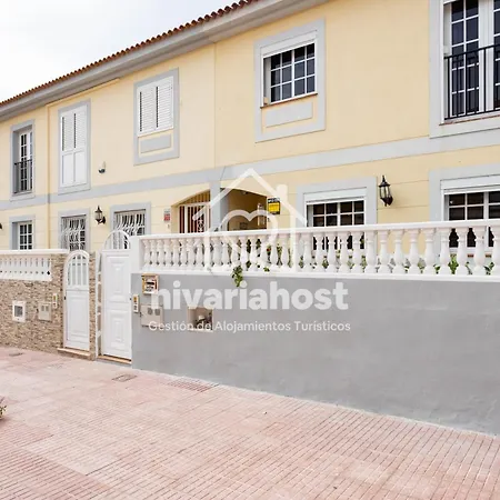 Ave Fenix San Isidro, By Nivariahost * San Isidro (Tenerife)