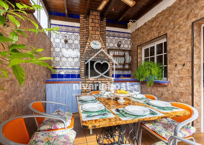 Ave Fénix San Isidro, By Nivariahost *